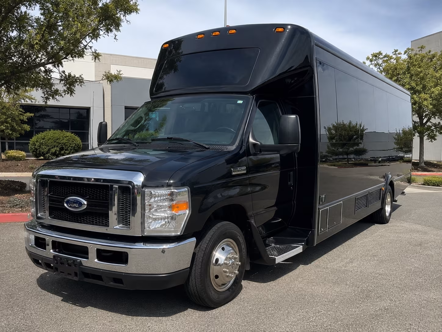 Elk Grove Homecoming & Prom Party Bus Rentals